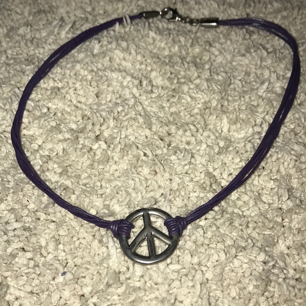 Peace choker